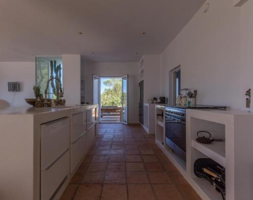 Port De Sant Miquel Villa Sleeps 10 Pool Air Con