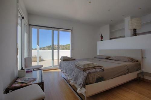 Port De Sant Miquel Villa Sleeps 10 Pool Air Con