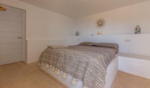 Port De Sant Miquel Villa Sleeps 10 Pool Air Con