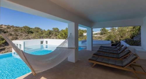 Port De Sant Miquel Villa Sleeps 10 Pool Air Con