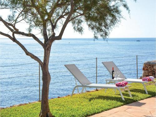Four-bedroom Holiday Home In Porto Colom