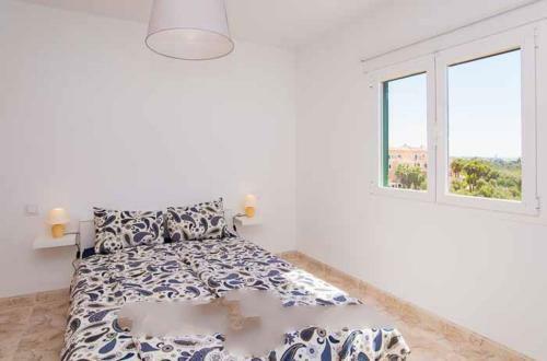 Portocolom Villa Sleeps 10 Pool