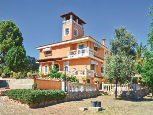 Six-bedroom Holiday Home In Palma, Puntiro