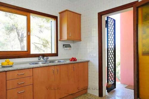Portopetro Villa Sleeps 6 Wifi