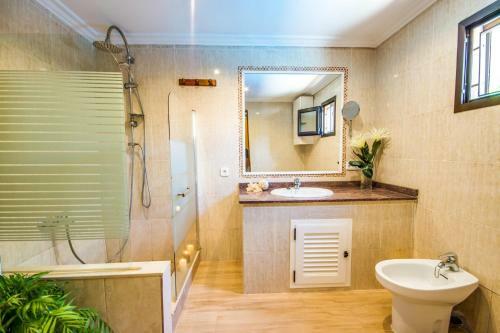 Port D'alcudia Villa Sleeps 7 Pool Air Con Wifi