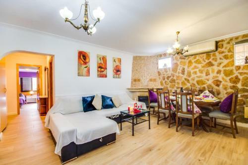 Port D'alcudia Villa Sleeps 7 Pool Air Con Wifi