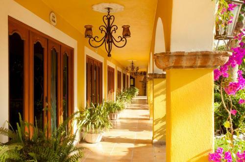 Hotel Encanto Inn & Suites