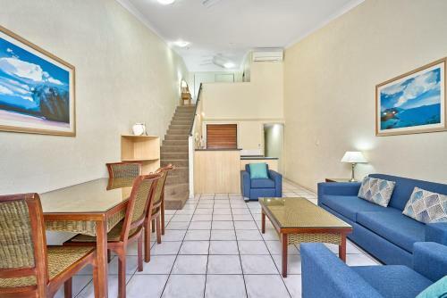 Hotel Comfort Inn & Suites Trinity Beach Club