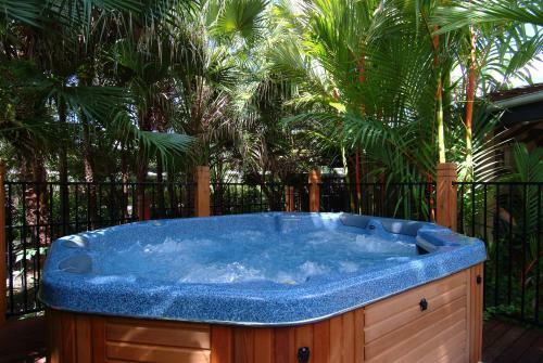 Hotel Comfort Inn & Suites Trinity Beach Club