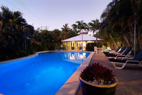 Hotel Comfort Inn & Suites Trinity Beach Club