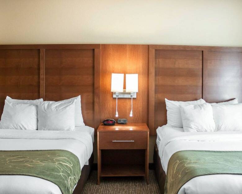 Hotel Comfort Suites Airport