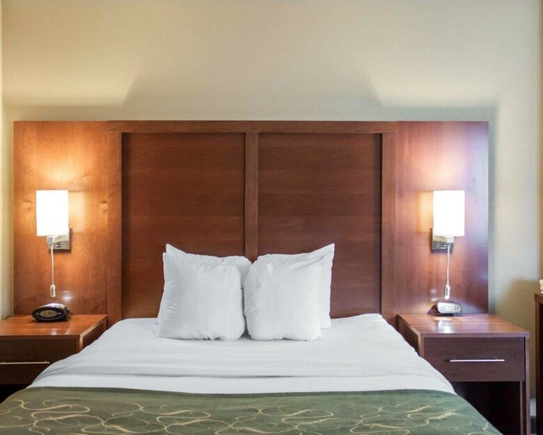 Hotel Comfort Suites Airport