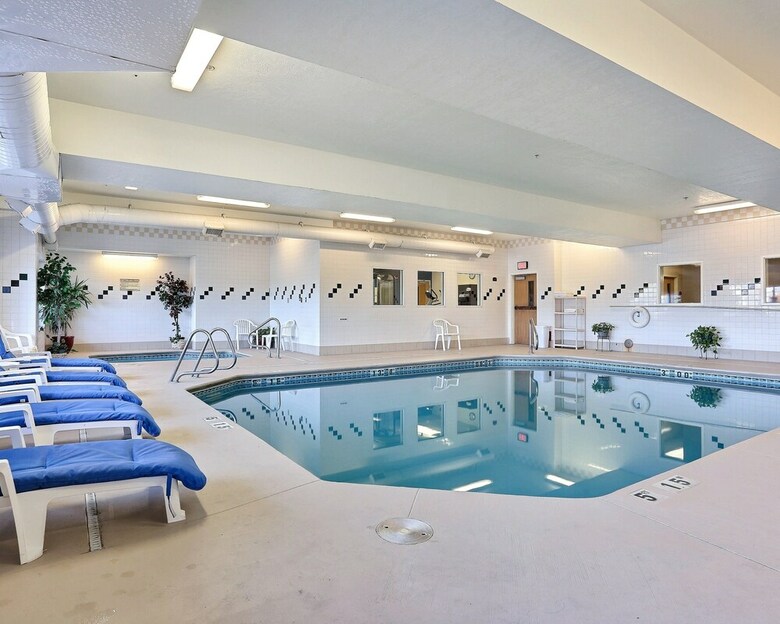 Hotel Comfort Suites Airport