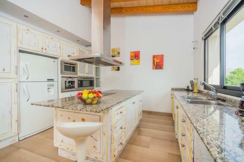 Port De Pollenca Chalet Sleeps 8 Pool Wifi