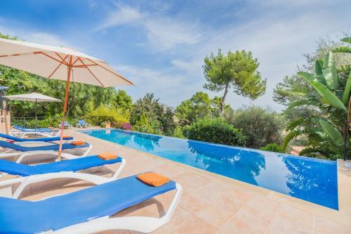 Port De Pollenca Chalet Sleeps 8 Pool Wifi