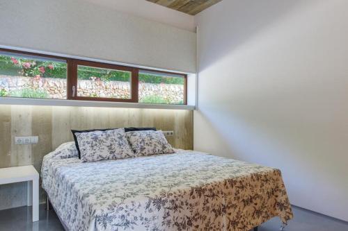 Punta Prima Villa Sleeps 9 Pool Air Con Wifi