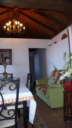 Casas Pedro Y Carmen