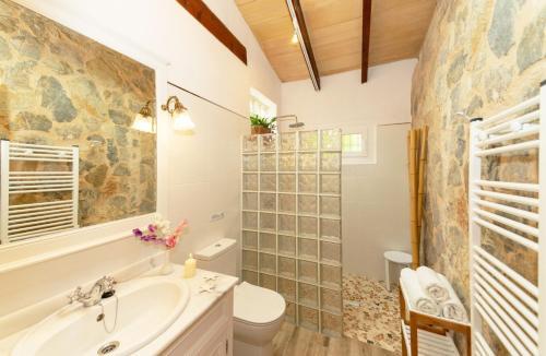 Randa Villa Sleeps 4 Pool Wifi