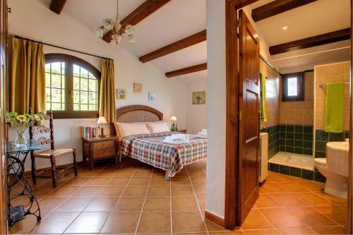 Regencos Villa Sleeps 16 Pool