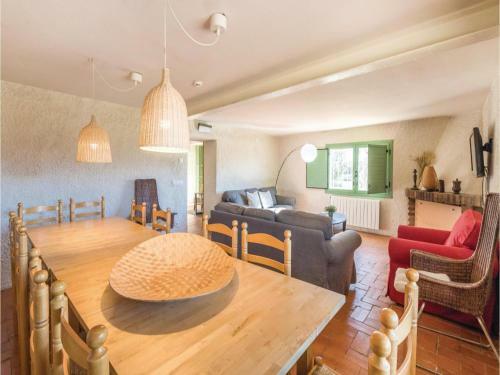 Five-bedroom Holiday Home In Riudarenes