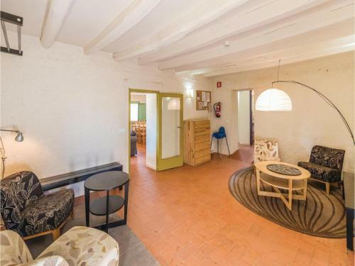 Five-bedroom Holiday Home In Riudarenes