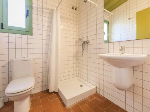 Five-bedroom Holiday Home In Riudarenes