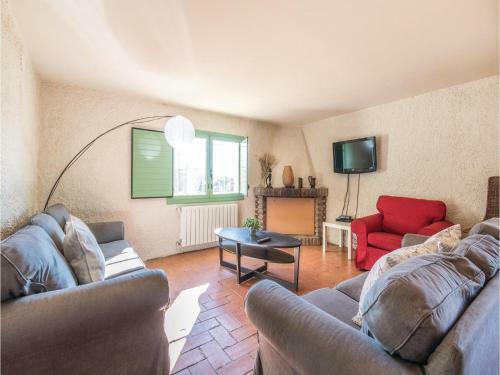 Five-bedroom Holiday Home In Riudarenes