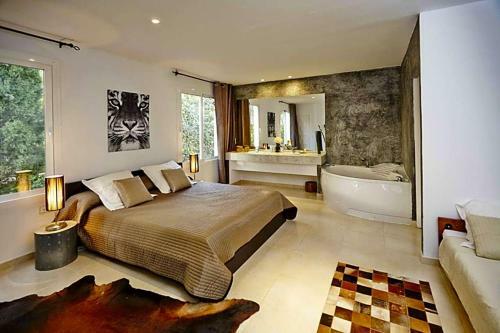 Roca Llisa Villa Sleeps 10 Pool Air Con