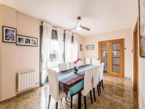 Five-bedroom Holiday Home In Roda De Bera