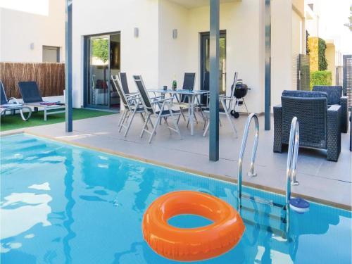 Two-bedroom Holiday Home In Rojales