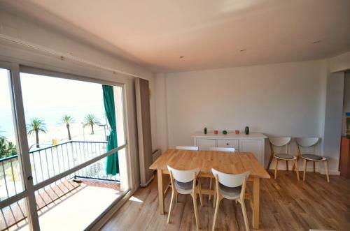 Apartamento Primera Linea De Mar Centro Roses