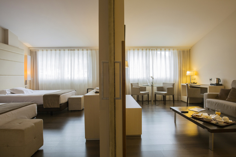 Hotel Yomo Mola Park
