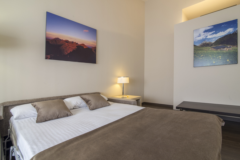 Hotel Yomo Mola Park