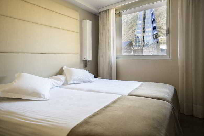Hotel Yomo Mola Park