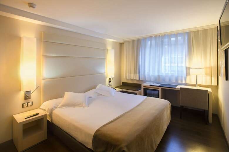 Hotel Yomo Mola Park