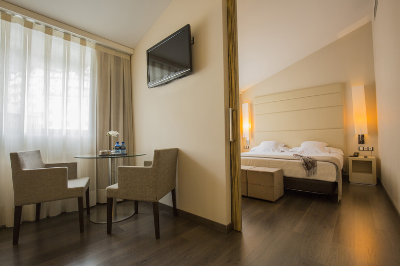 Hotel Yomo Mola Park