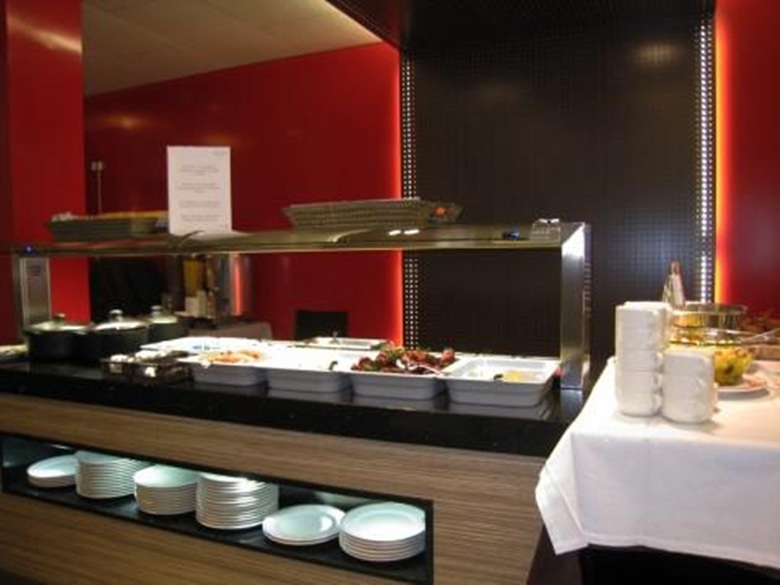 Hotel Yomo Mola Park