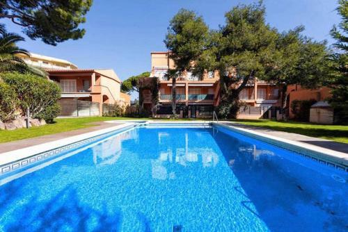 Apartamento Oasis S'agar� By Hauzify