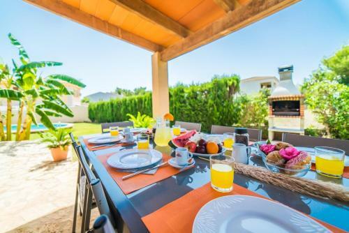 Sa Coma Villa Sleeps 6 Pool Wifi