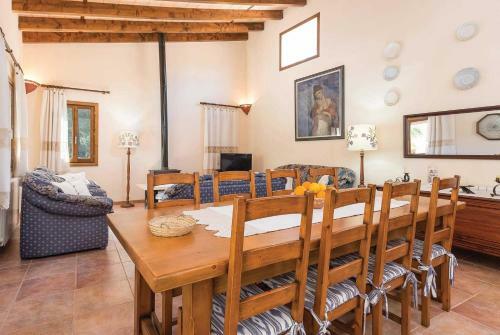 Sa Pobla Villa Sleeps 8 Air Con Wifi