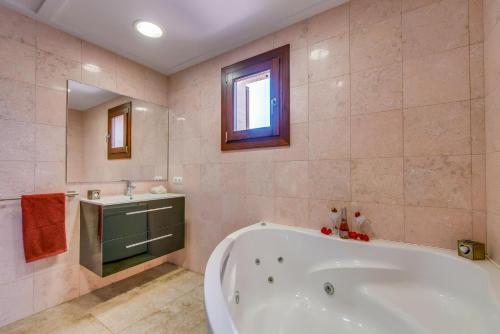Sa Pobla Villa Sleeps 9 Pool Air Con Wifi
