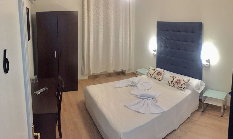 Hotel Hostal Salamanca Home