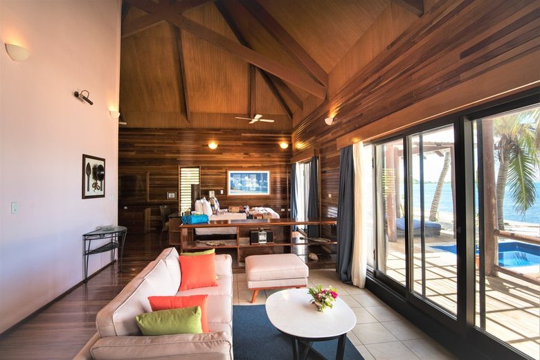 Hotel Mana Island (ocean View)