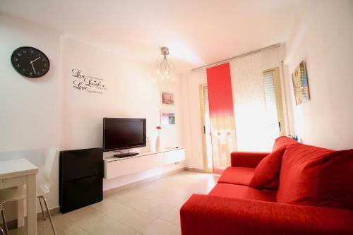 Red Room Apartment - Mediterranean Way