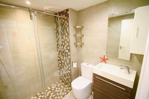 Red Room Apartment - Mediterranean Way