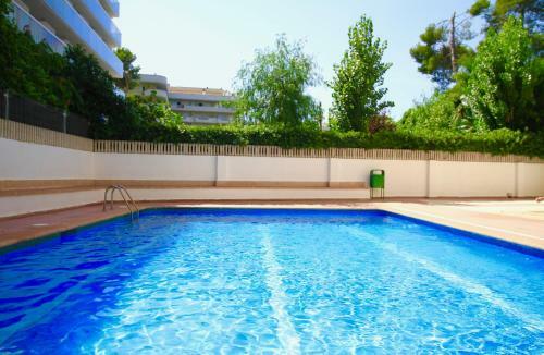 Red Room Apartment - Mediterranean Way