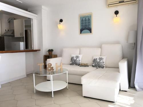T&h Novelty 115 Family Apartment