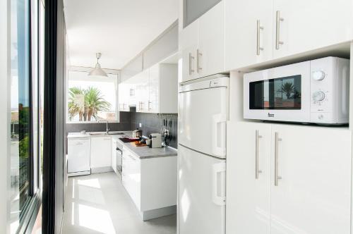 Beachfront Apartment Burras Mg8