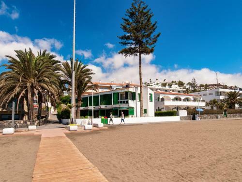 Beachfront Apartment Las Burras Mra 02
