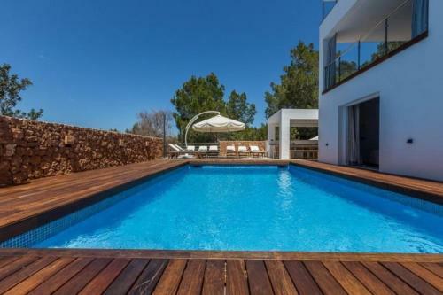 Cala Gracio Villa Sleeps 12 Pool Air Con Wifi